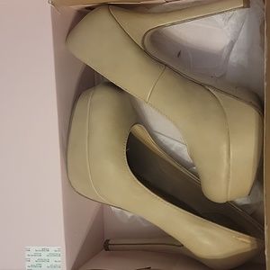 Charlotte Russe size 7.5 nude shoes
